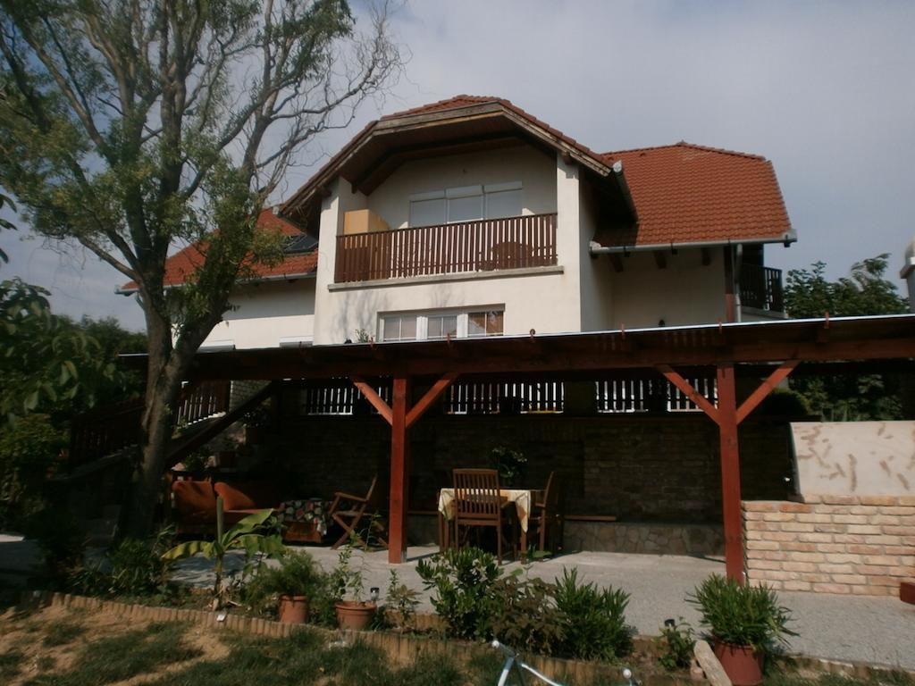 Feher Rozsa Apartman Cserszegtomaj Rum bild